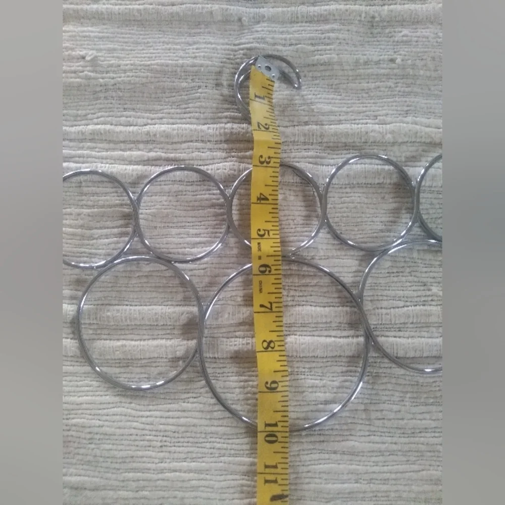 Scraf Hanger